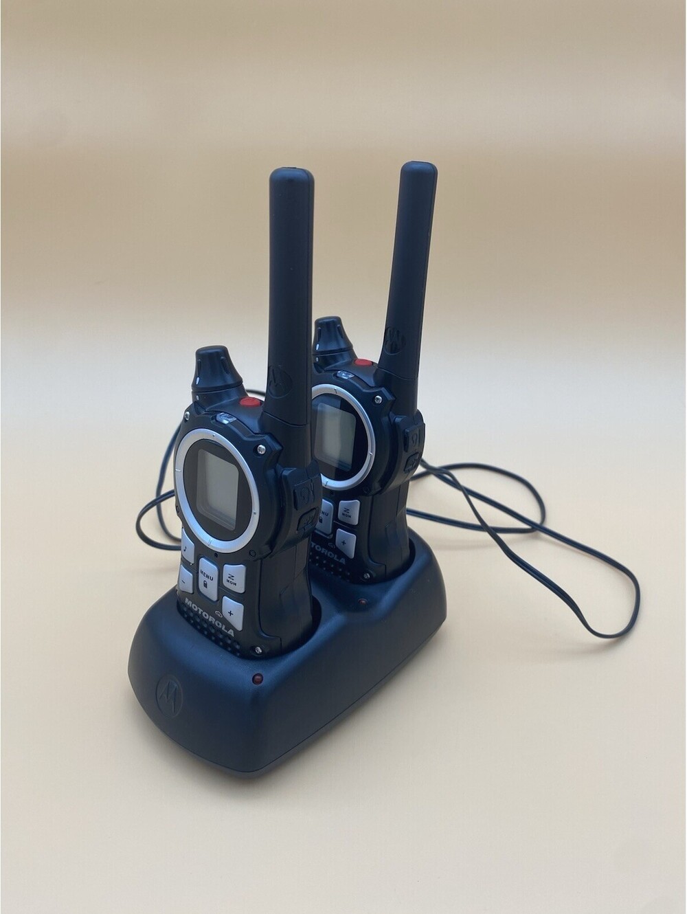 Motorola Black 2-Way Walkie Talkie Radios Model #MR350R w Charging Dock - Tested